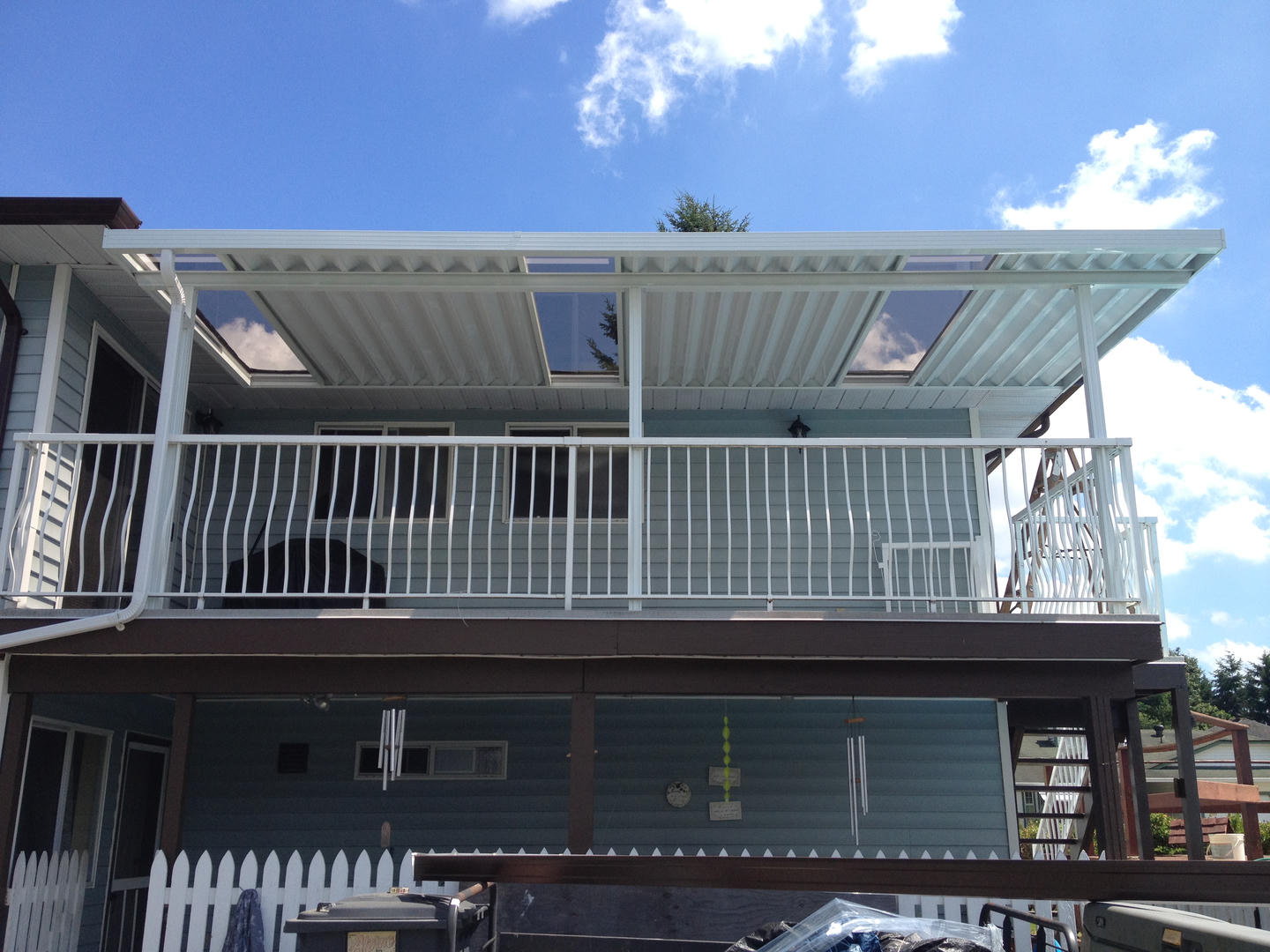 Aluminum patio cover with skylights